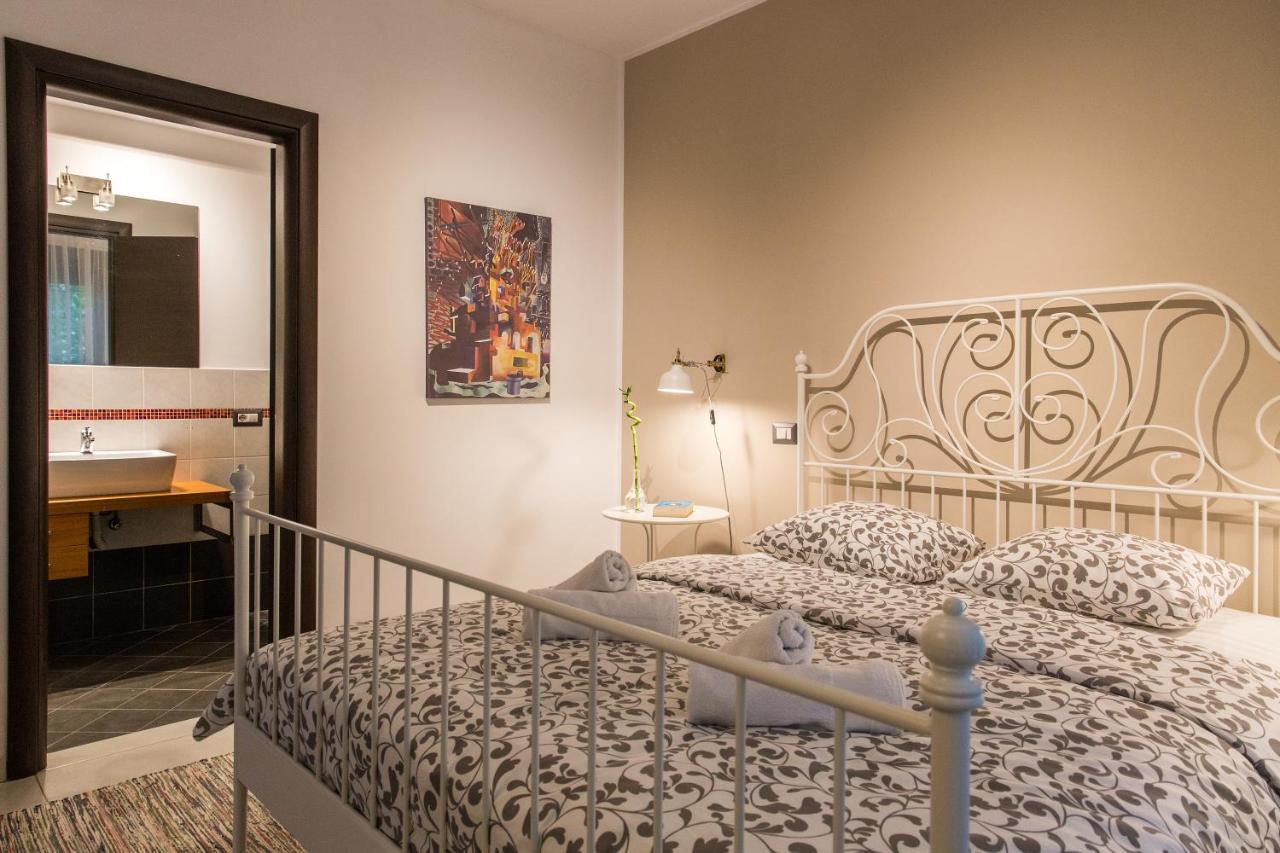 One Love Metropolitan Apartment Bucharest Exterior photo