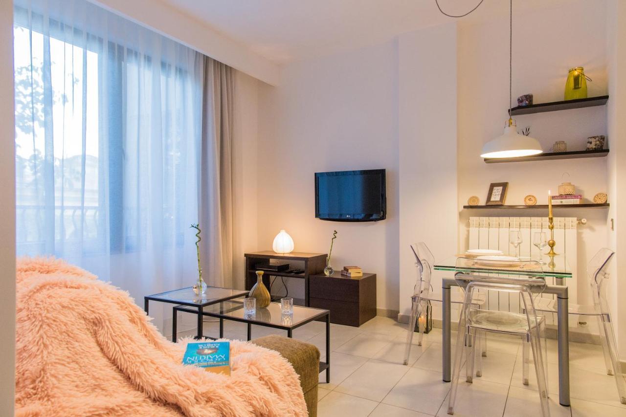 One Love Metropolitan Apartment Bucharest Exterior photo