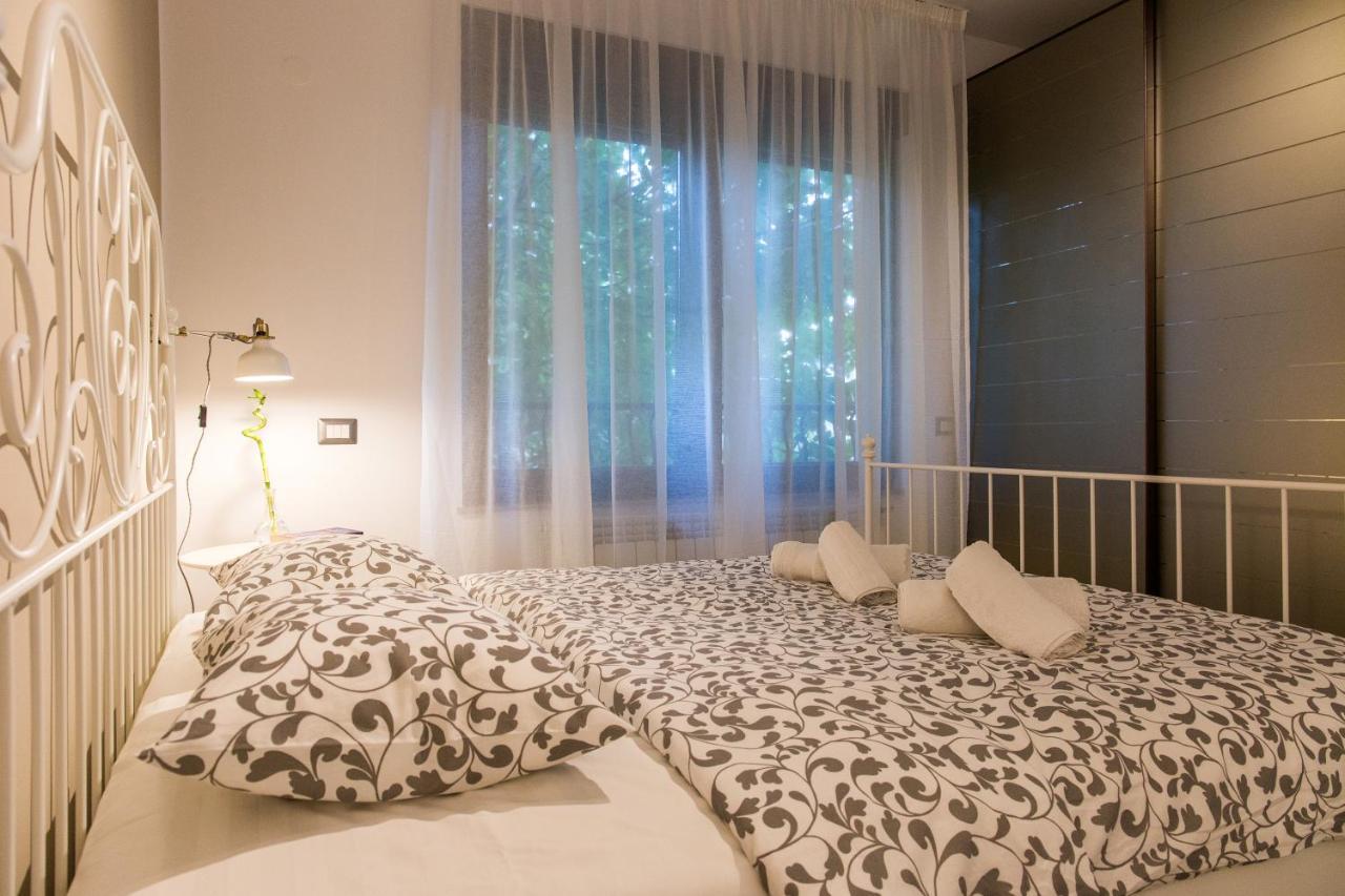 One Love Metropolitan Apartment Bucharest Exterior photo