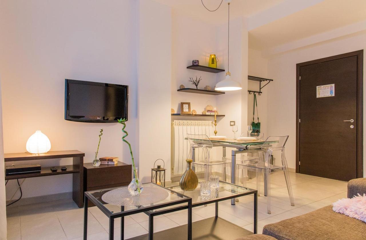 One Love Metropolitan Apartment Bucharest Exterior photo