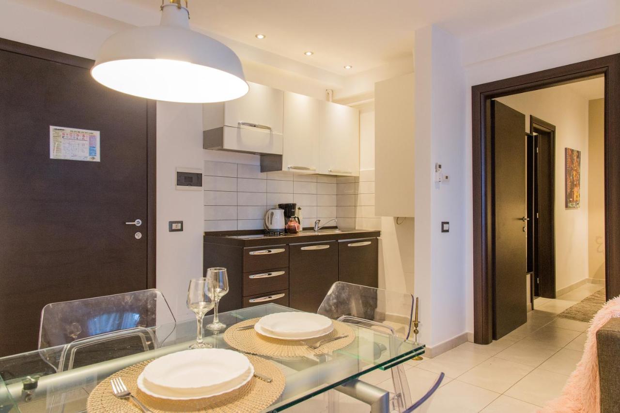 One Love Metropolitan Apartment Bucharest Exterior photo