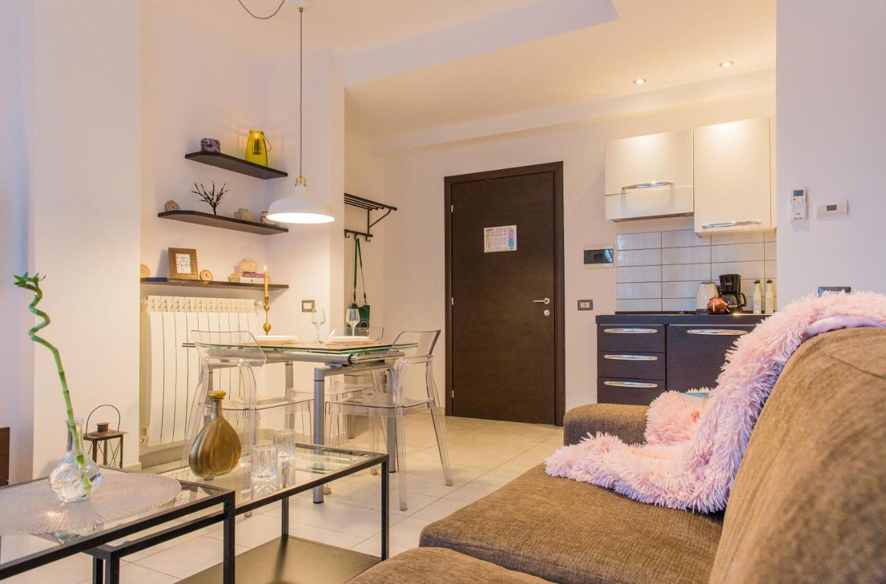 One Love Metropolitan Apartment Bucharest Exterior photo