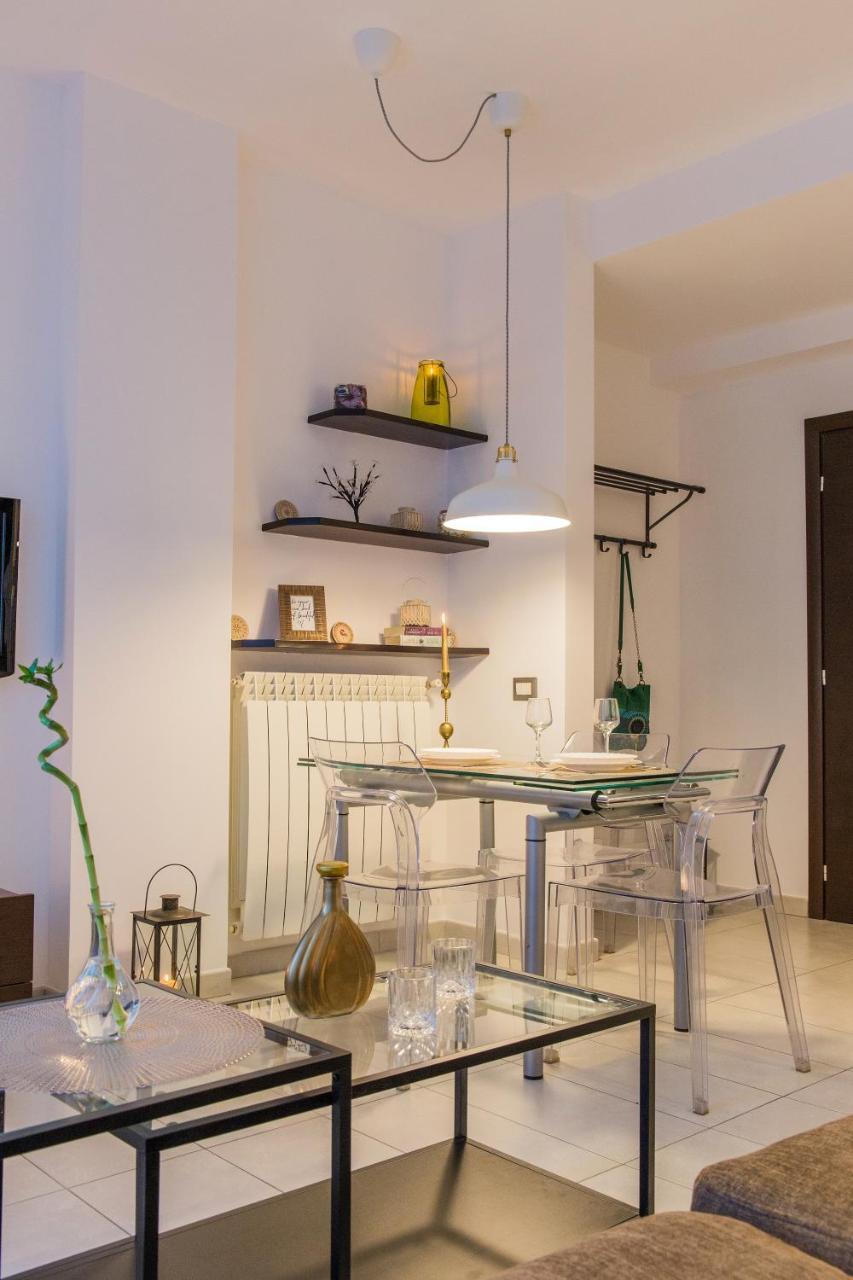 One Love Metropolitan Apartment Bucharest Exterior photo