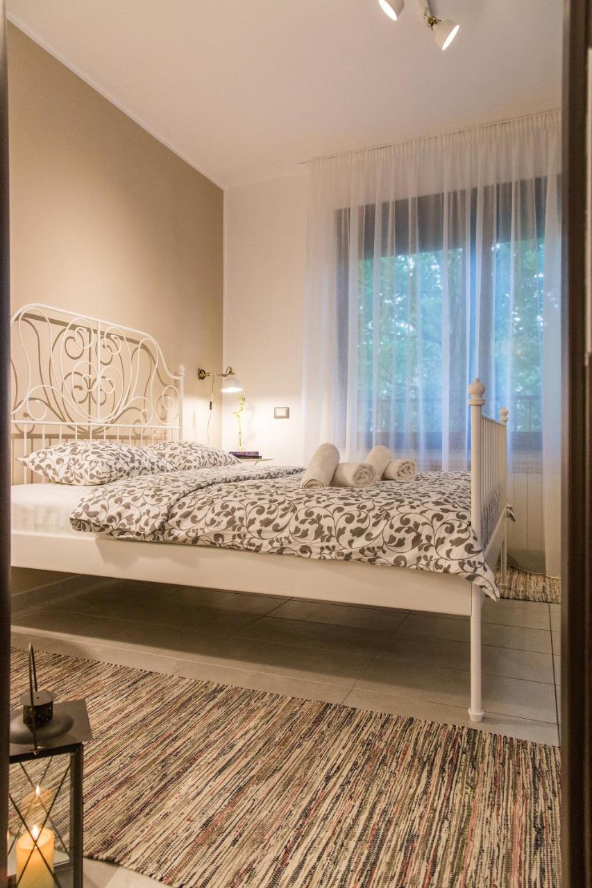 One Love Metropolitan Apartment Bucharest Exterior photo