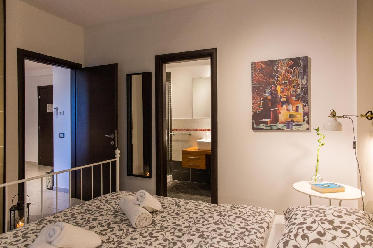 One Love Metropolitan Apartment Bucharest Exterior photo